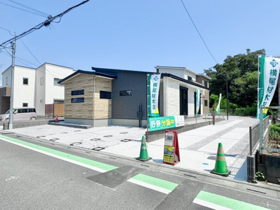 【前面道路含む現地写真】