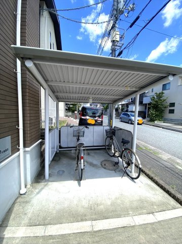ヴィラ・ナチュレの駐車場