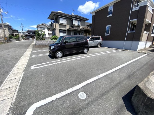 ヴィラ・ナチュレの駐車場