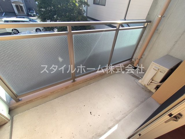 スタジオ・アミのバルコニー|イメージ写真です。