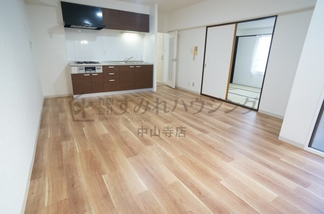 グラン・ドムール宝塚売布南の居間・リビング