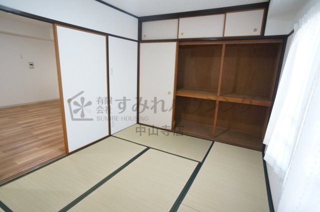 グラン・ドムール宝塚売布南の和室