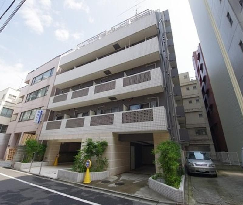 ラグジュアリーアパートメント本郷の外観