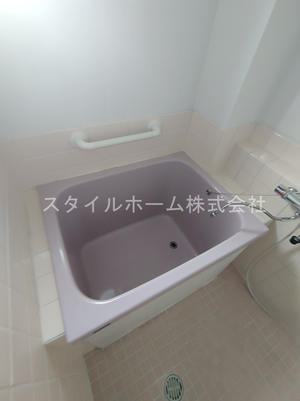 高洲ハイツの浴室