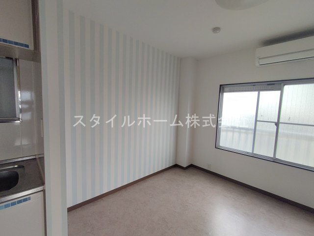 高洲ハイツの居間・リビング