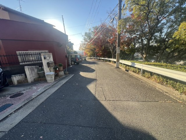 四條畷市清滝中町中古戸建の前面道路含む現地写真|前面道路含む現地写真です