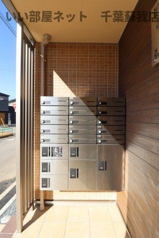 ウィンドテラス千葉寺のロビー|宅配ボックスがあると、自分の時間を有効活用できますね！宅配ボックスがあると、自分の時間を有効活用できますね！