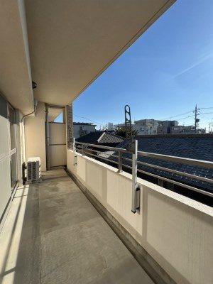【バルコニー】 | アネシスサイトウ | 別部屋写真です。