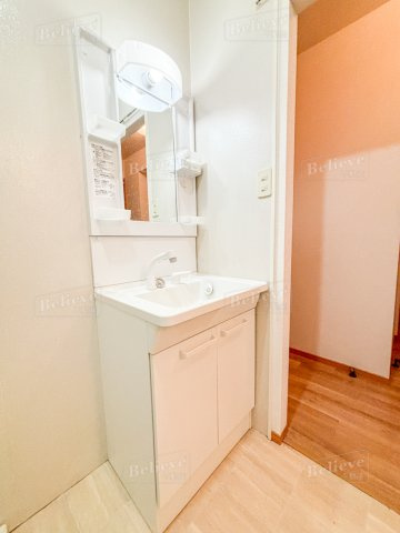 エトワールＡの洗面所|明るい洗面所です★