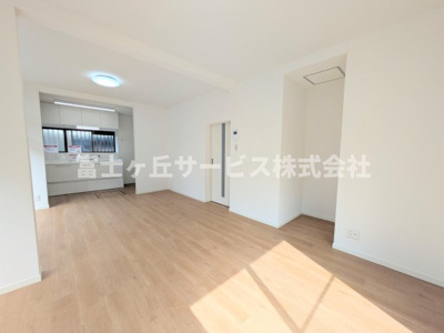 【居間・リビング】 | 磐田市豊岡 中古戸建て  | リビングです