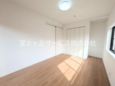 【寝室】 | 磐田市豊岡 中古戸建て  | 寝室です