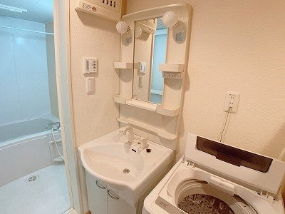 レオパレス清荒神ＬＡ１の独立洗面台