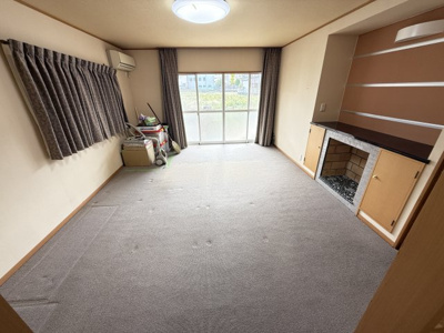 【居間・リビング】 | 上物部２丁目2-66中古住宅