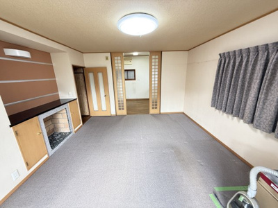 【居間・リビング】 | 上物部２丁目2-66中古住宅