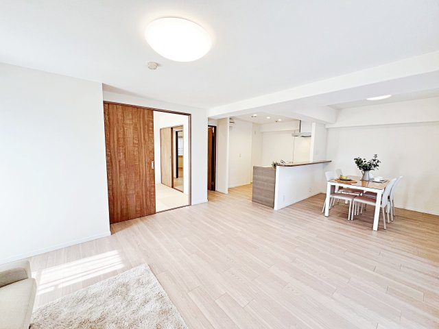 コスモ相模原スカイエッセの居間・リビング