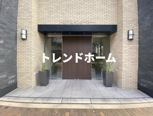ハビテ靭センターコートのエントランス|選べる家電プランあり！！