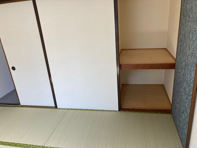 可児市若葉台１丁目のテラスの収納