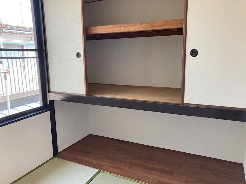 可児市若葉台１丁目のテラスの収納