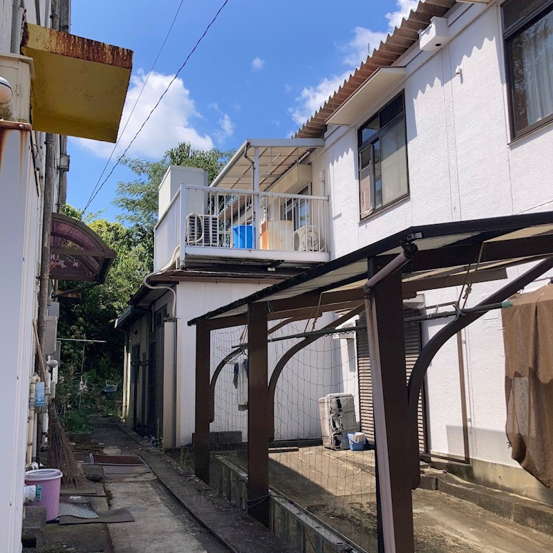 可児市若葉台１丁目のテラスのロビー