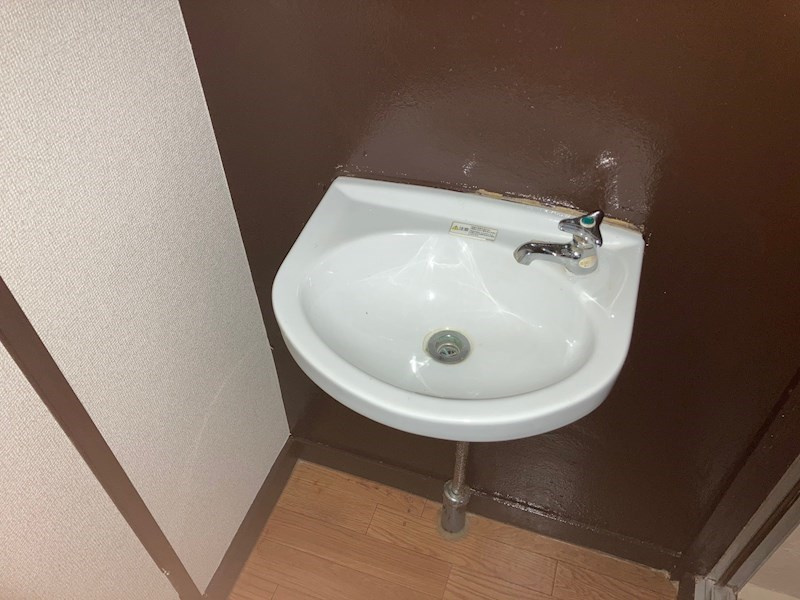 可児市若葉台１丁目のテラスの独立洗面台