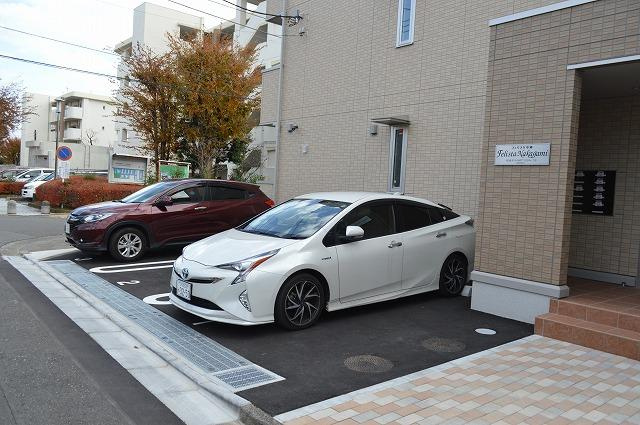 フェリスタ中神の駐車場