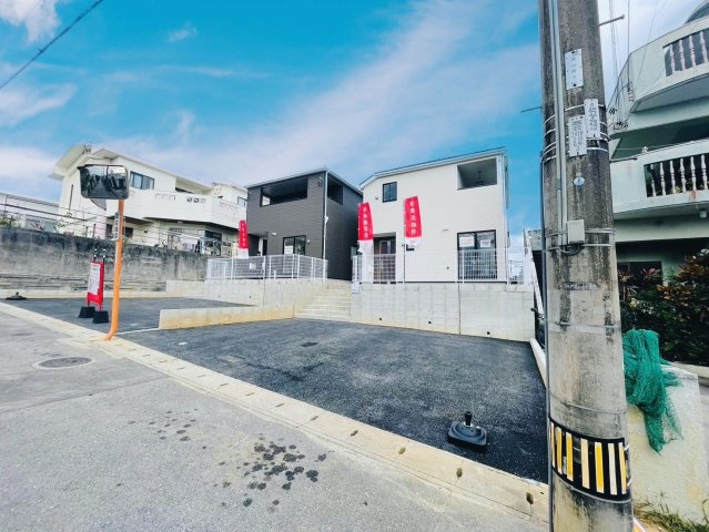 ♡♡うるま市石川東山第１-2号棟(全2棟)の前面道路含む現地写真|現地撮影2025.1月