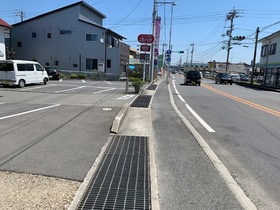 西条市大町1242-19の前面道路含む現地写真