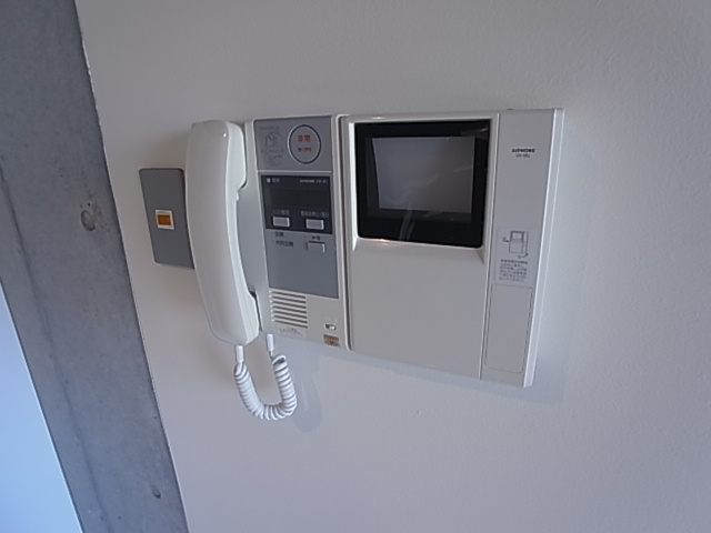 神戸市兵庫区会下山町２丁目の賃貸マンションのセキュリティ|TV付インターフォン