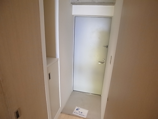 神戸市兵庫区会下山町２丁目の賃貸マンションの玄関|玄関シューズボックス