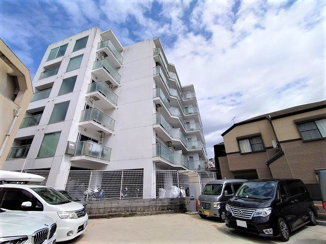 神戸市兵庫区会下山町２丁目の賃貸マンションの外観