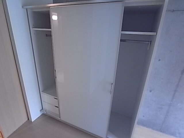 神戸市兵庫区会下山町２丁目の賃貸マンションの収納|可動式クローゼット