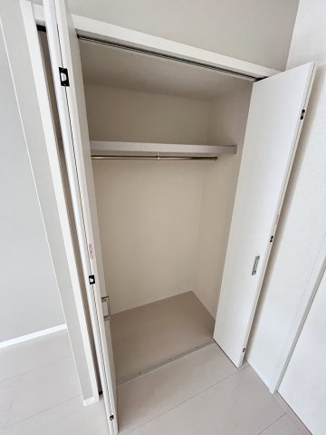 大阪市都島区内代町１丁目の賃貸マンションの収納
