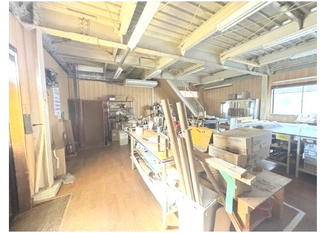 東近江市種町　貸工場の内装