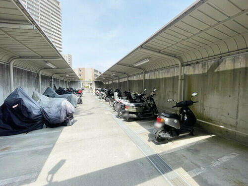 リバティパーク枚方B棟のその他共用部分|バイク置き場
■物件内覧・資金計画相談・住宅ローン相談、リフォーム相談、お問合せ受付中■
※当日・翌日のご内覧、ご相談はお電話でのお問合せがスムーズです！