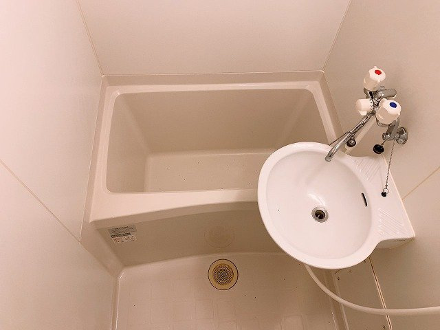 レオパレスＴａｋａｒａｚｕｋａの浴室