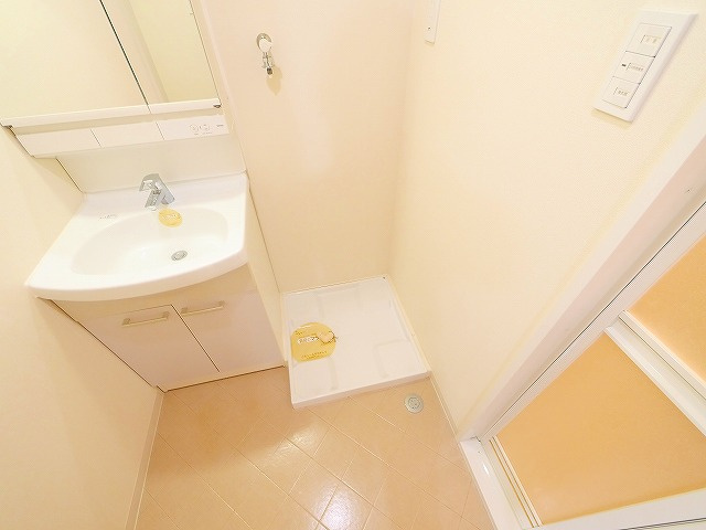 マンション南京終の設備|室内洗濯機置き場