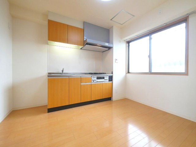 マンション南京終の居間・リビング|こちらの居間で趣味の時間をお楽しみください