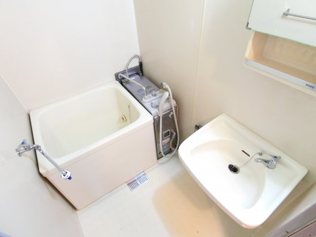 グリーンヒルA棟の浴室|同物件別部屋