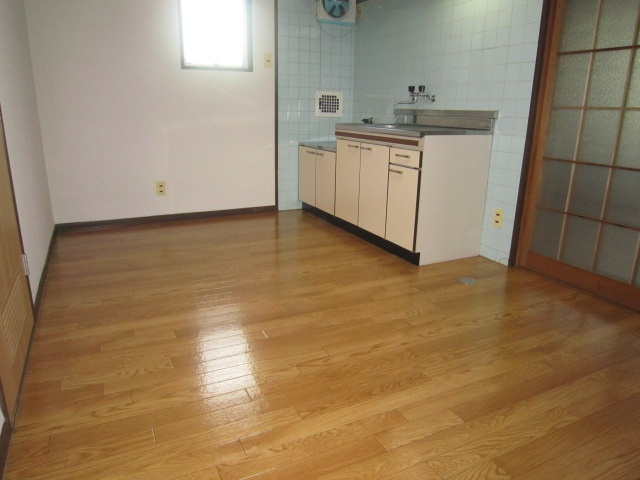 和秀大須賀ビルの居間・リビング|ゆったり過ごせる居間です