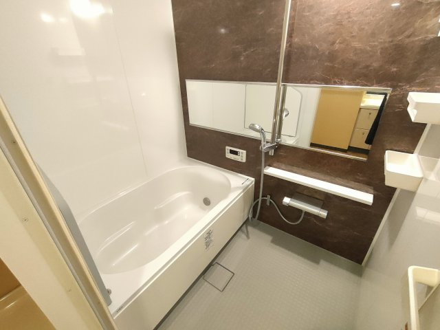 グランパセオ新小岩の浴室
