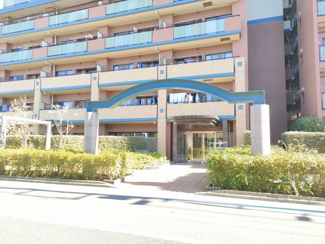グランパセオ新小岩のエントランス