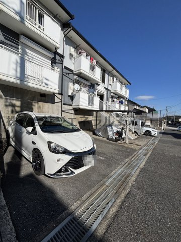 トゥインクルB棟の駐車場