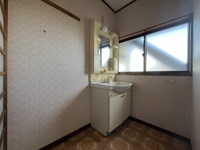 【脱衣所】 | 深谷市横瀬　中古戸建 | 2階脱衣室