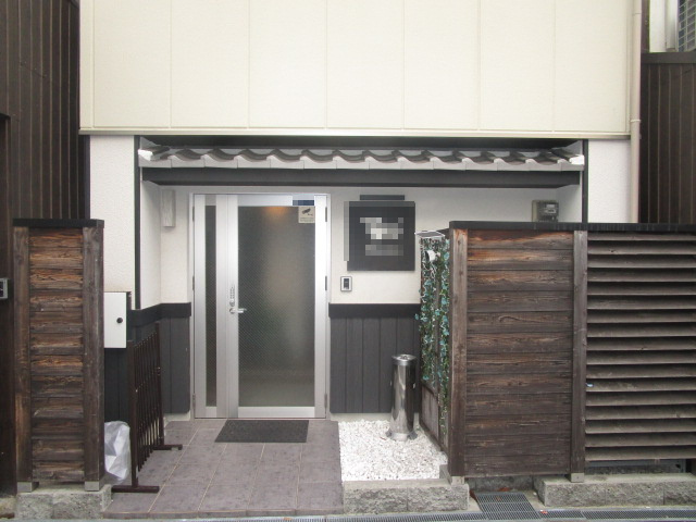 大阪市西成区玉出中１丁目の旅館の外観