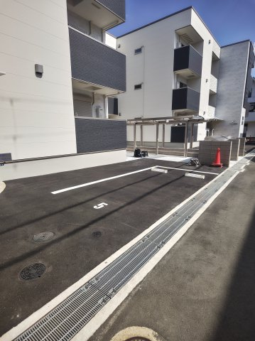 フジパレス上神田Ⅱ番館の駐車場