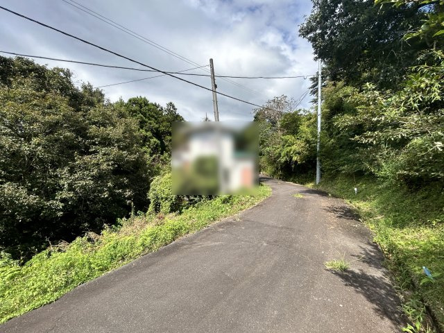 伊豆富士見ニュータウン別荘地⑪の前面道路含む現地写真