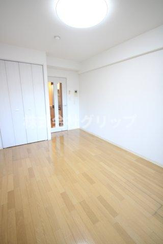 ヴェルト新川崎の洋室