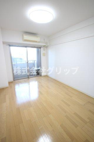 ヴェルト新川崎の洋室