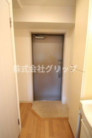 ヴェルト新川崎の玄関