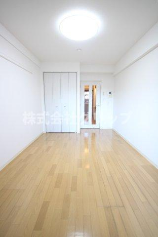 ヴェルト新川崎の居間・リビング